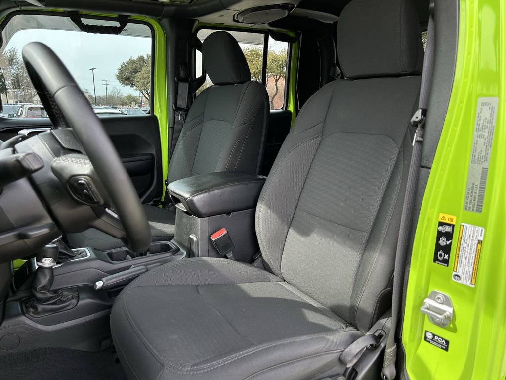 Certified 2021 Jeep Gladiator Willys image 30