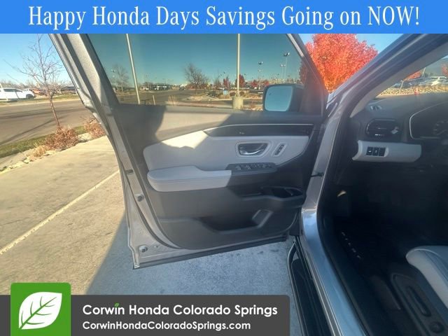 New 2025 Honda Pilot Touring image 13