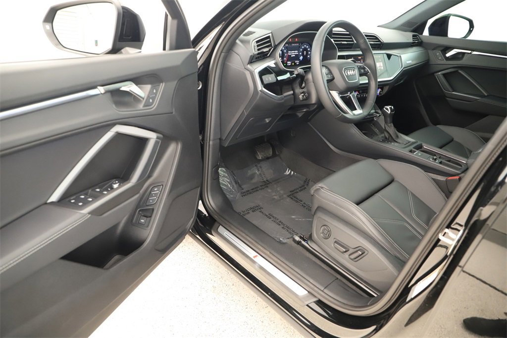 Certified 2024 Audi Q3 2.0T Premium Plus image 14