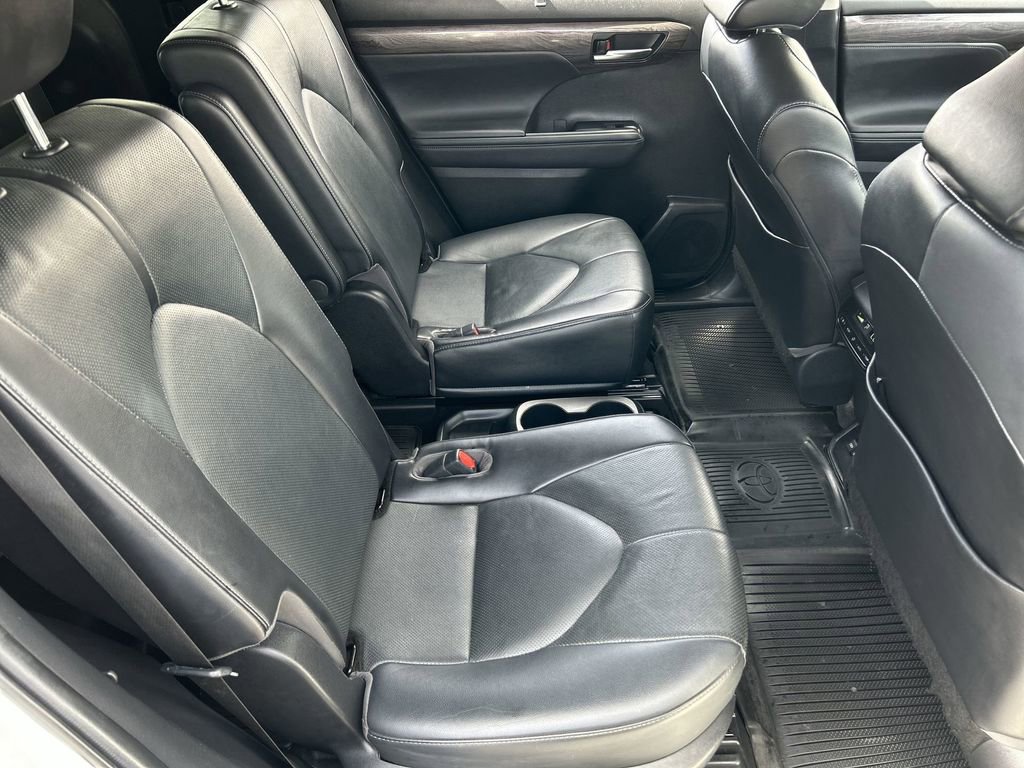 Used 2023 Toyota Highlander Limited AWD/4WD image 28