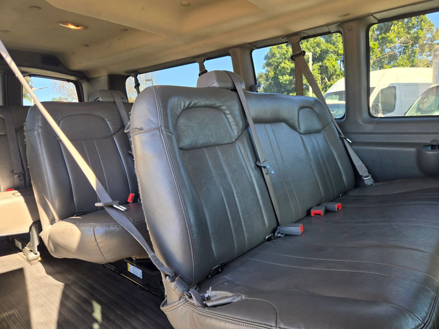 Used 2016 GMC Savana 3500 LS image 15