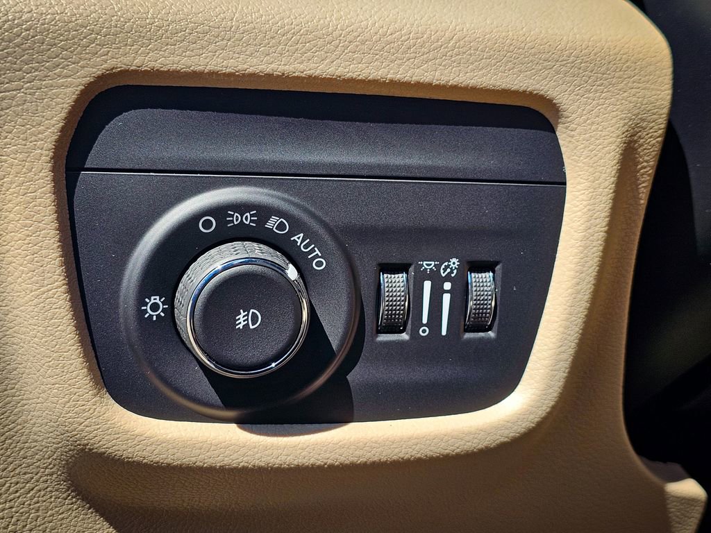 New 2026 Jeep Grand Cherokee Limited AWD/4WD image 14