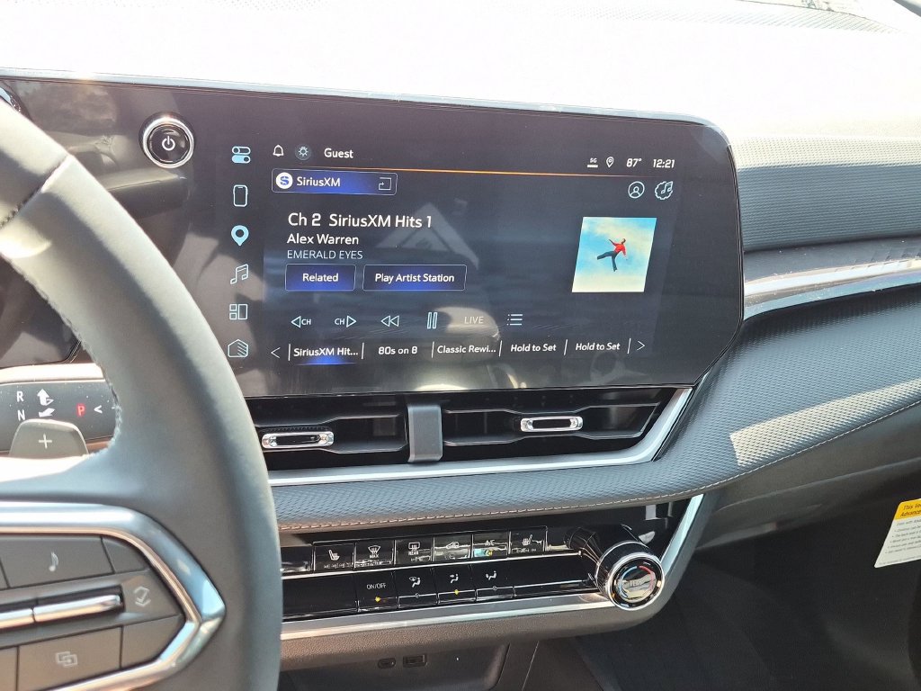 New 2027 Chevrolet Equinox LT w/ Safety and Technology Package FWD image 23