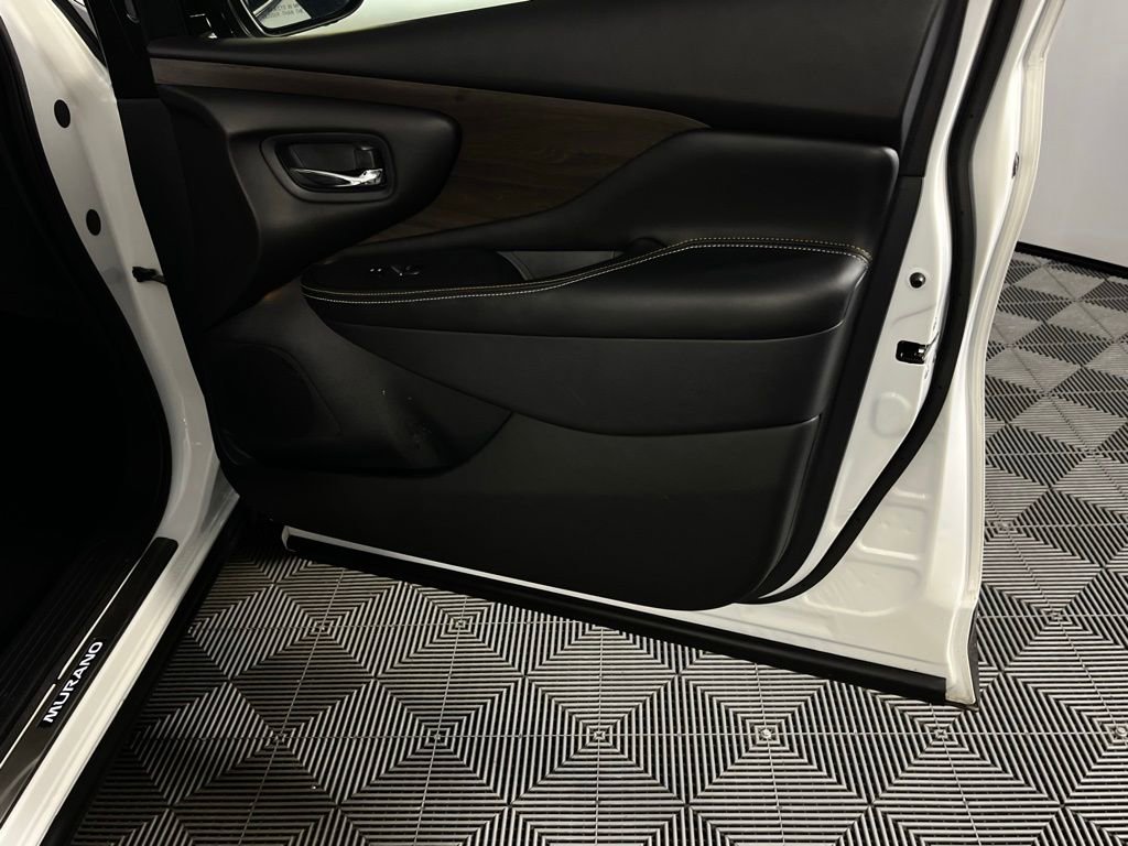 Used 2024 Nissan Murano Platinum w/ Cargo Package image 32