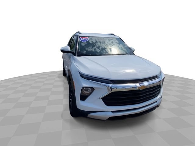 Used 2024 Chevrolet TrailBlazer LT w/ LT Cold Weather Package FWD image 4