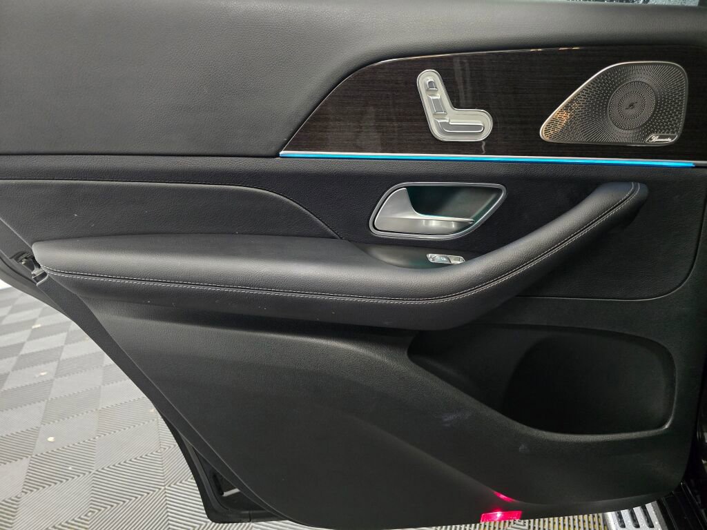 Used 2022 Mercedes-Benz GLS 450 4MATIC image 21