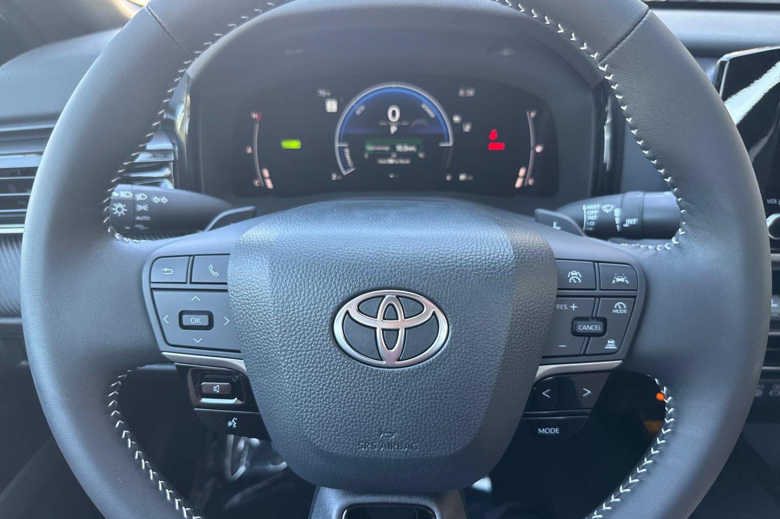 New 2025 Toyota Camry SE w/ Convenience Package FWD image 25