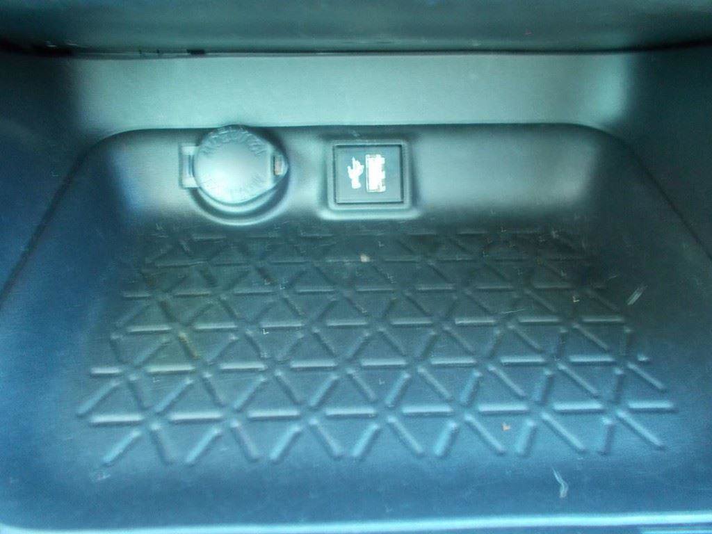 Used 2023 Toyota RAV4 XLE image 23