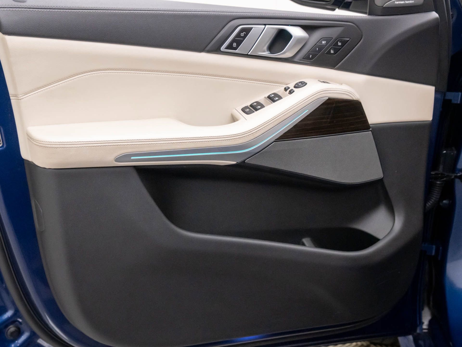 Used 2021 BMW X5 M50i image 14