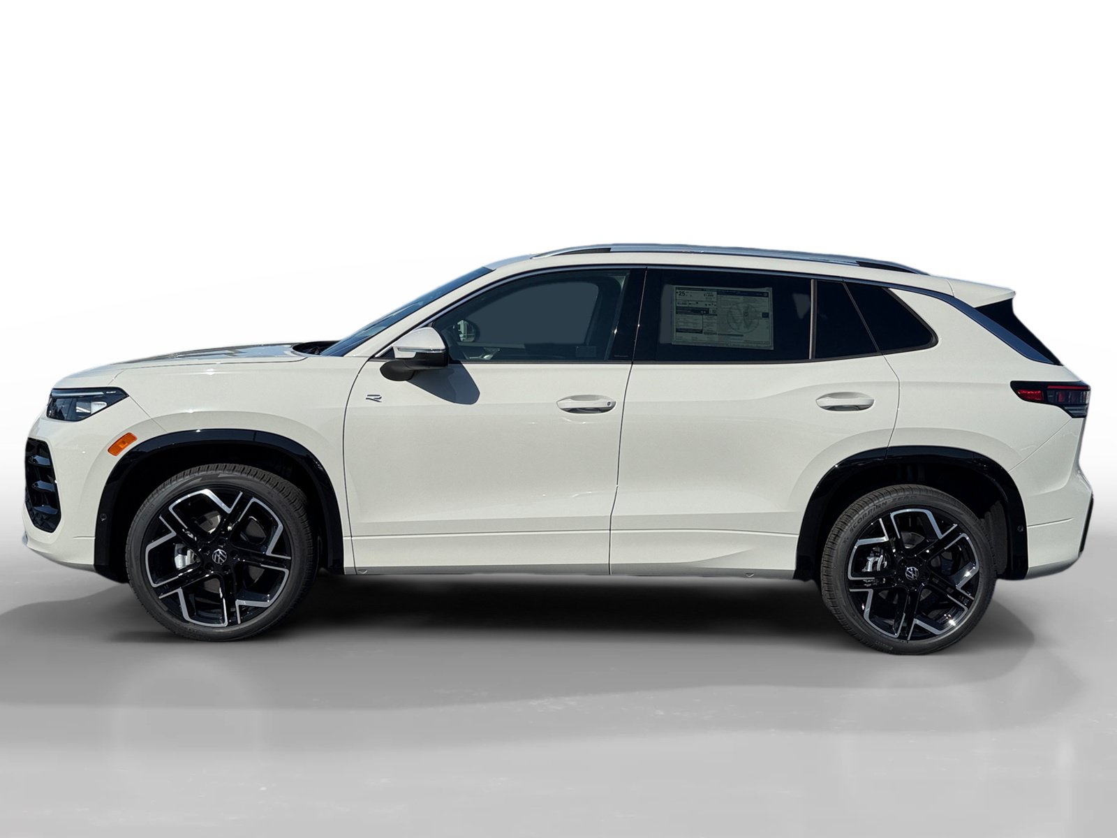 New 2026 Volkswagen Tiguan SEL R-Line AWD/4WD image 2