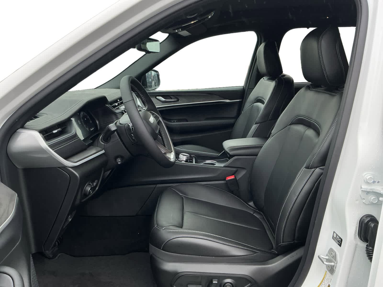New 2025 Jeep Grand Cherokee Limited w/ Luxury Tech Group II image 10