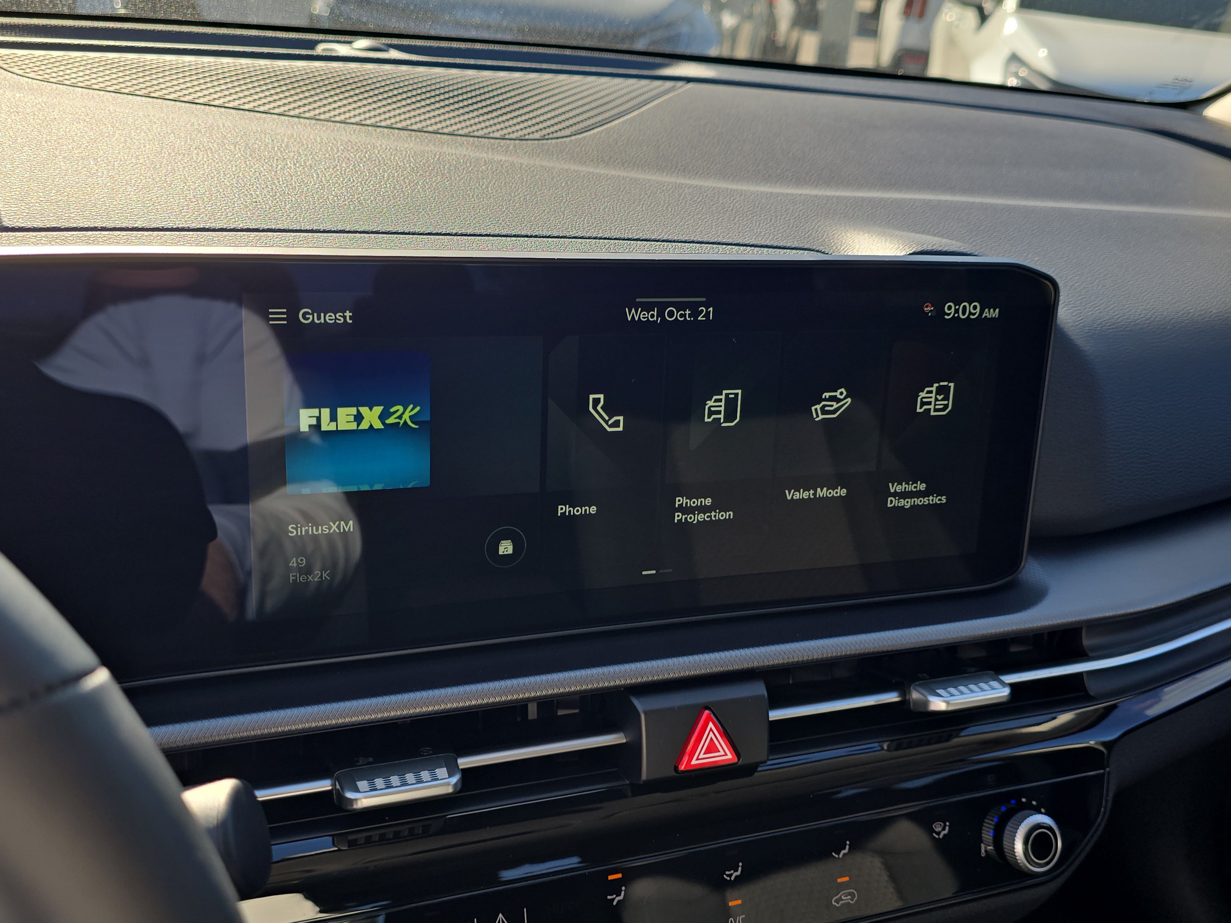 New 2027 Kia Sportage LX FWD image 21