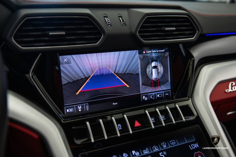 Used 2021 Lamborghini Urus image 50