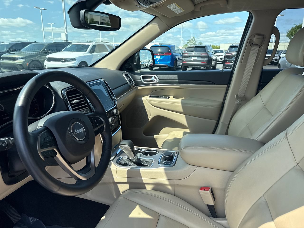Used 2019 Jeep Grand Cherokee Limited AWD/4WD image 12