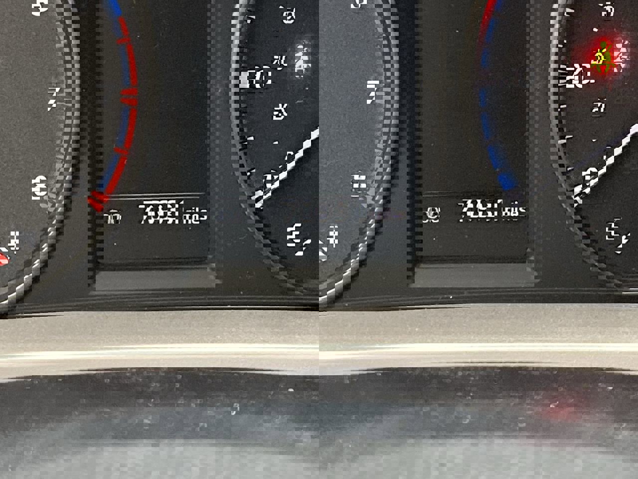 Used 2017 Toyota RAV4 LE w/ Carpet Mat Package image 13