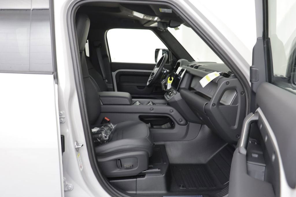 New 2026 Land Rover Defender 110 OCTA AWD/4WD image 23