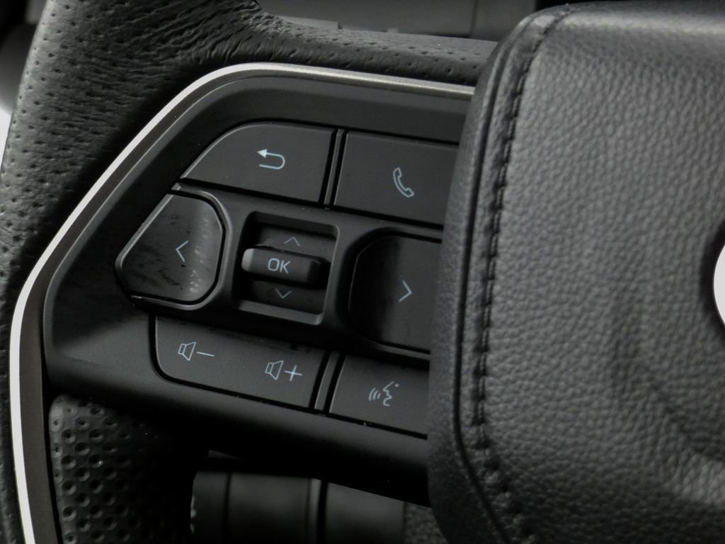 Used 2025 Toyota Tacoma TRD Off-Road image 18