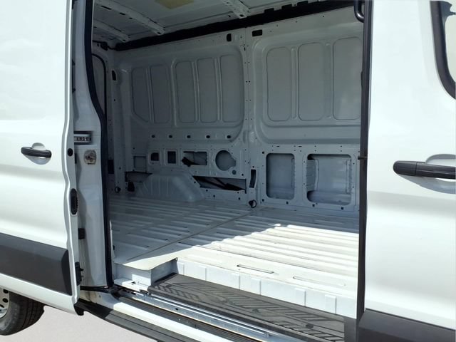 Used 2025 Ford Transit 250 148 Medium Roof Extended AWD image 9