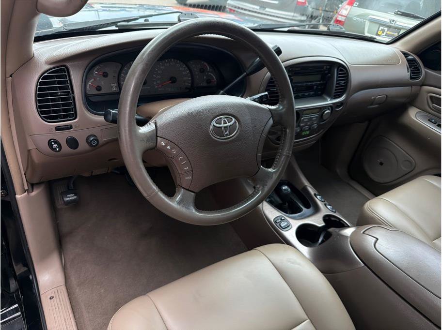Used 2004 Toyota Sequoia Limited AWD/4WD image 2