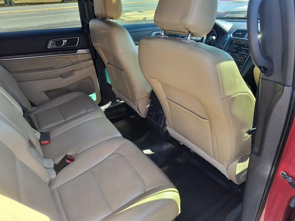 Used 2016 Ford Explorer Limited image 25