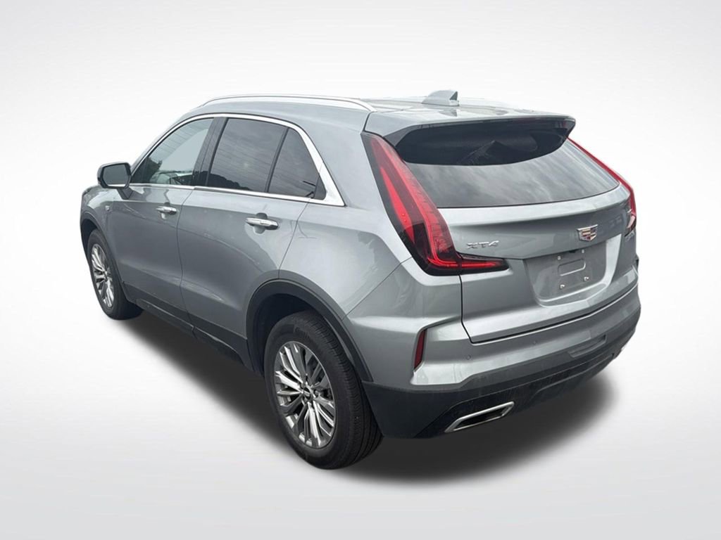 Used 2025 Cadillac XT4 Premium Luxury FWD image 7
