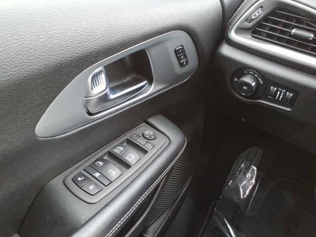 Used 2022 Chrysler Pacifica Touring-L w/ S Appearance Package image 21