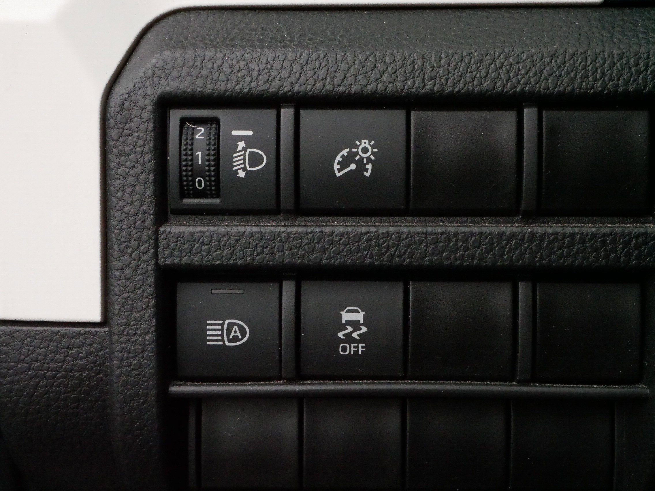 Used 2024 Toyota Tacoma TRD Off-Road image 28