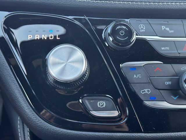 New 2027 Chrysler Pacifica Limited AWD/4WD image 38