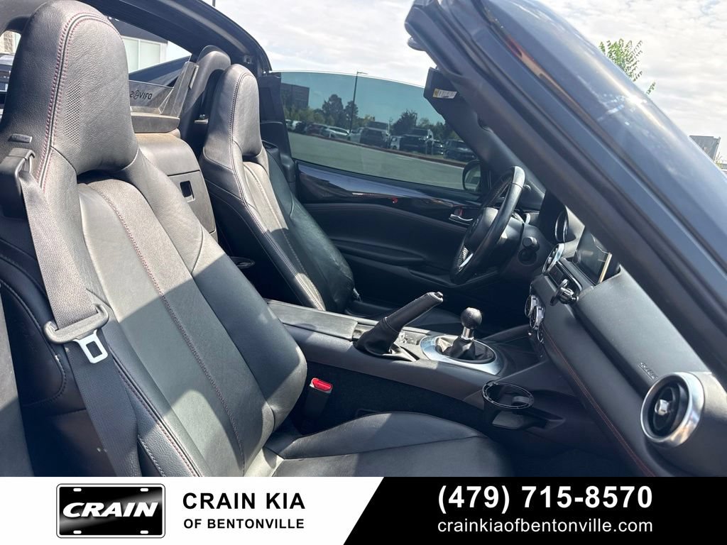 Used 2017 MAZDA MX-5 Miata RF Grand Touring RWD image 12