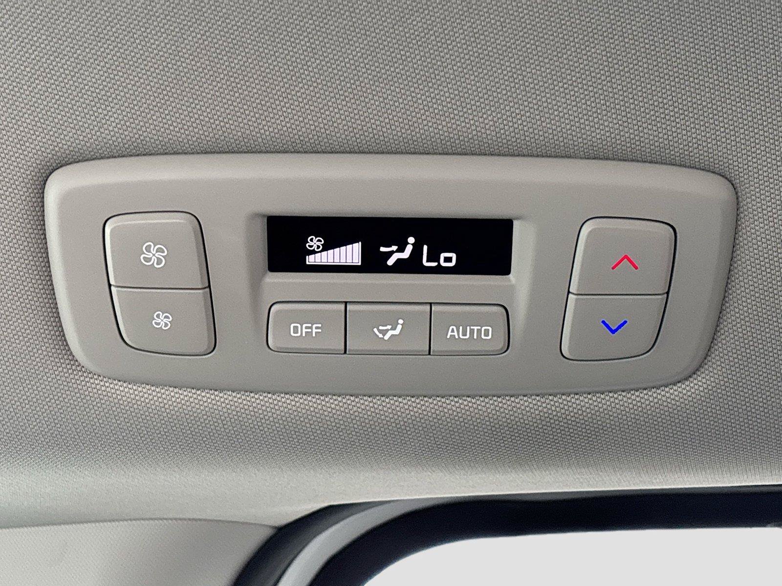 Used 2025 Kia Carnival FWD image 29