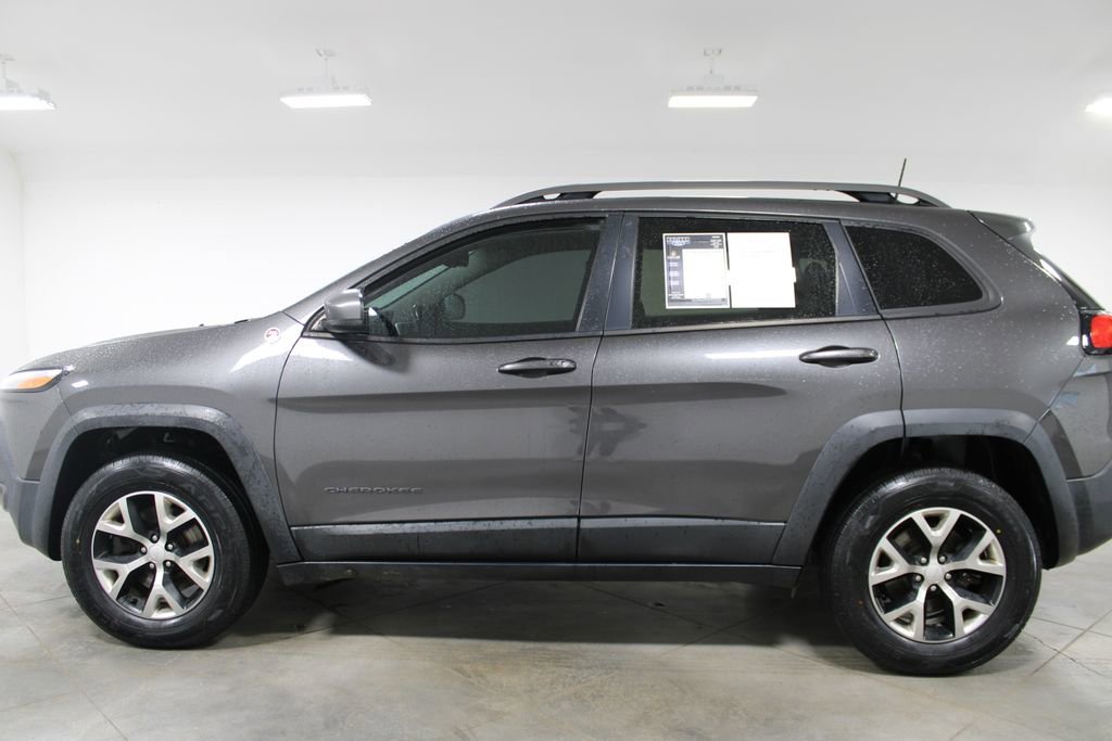 Used 2017 Jeep Cherokee Trailhawk w/ Comfort/Convenience Group image 6