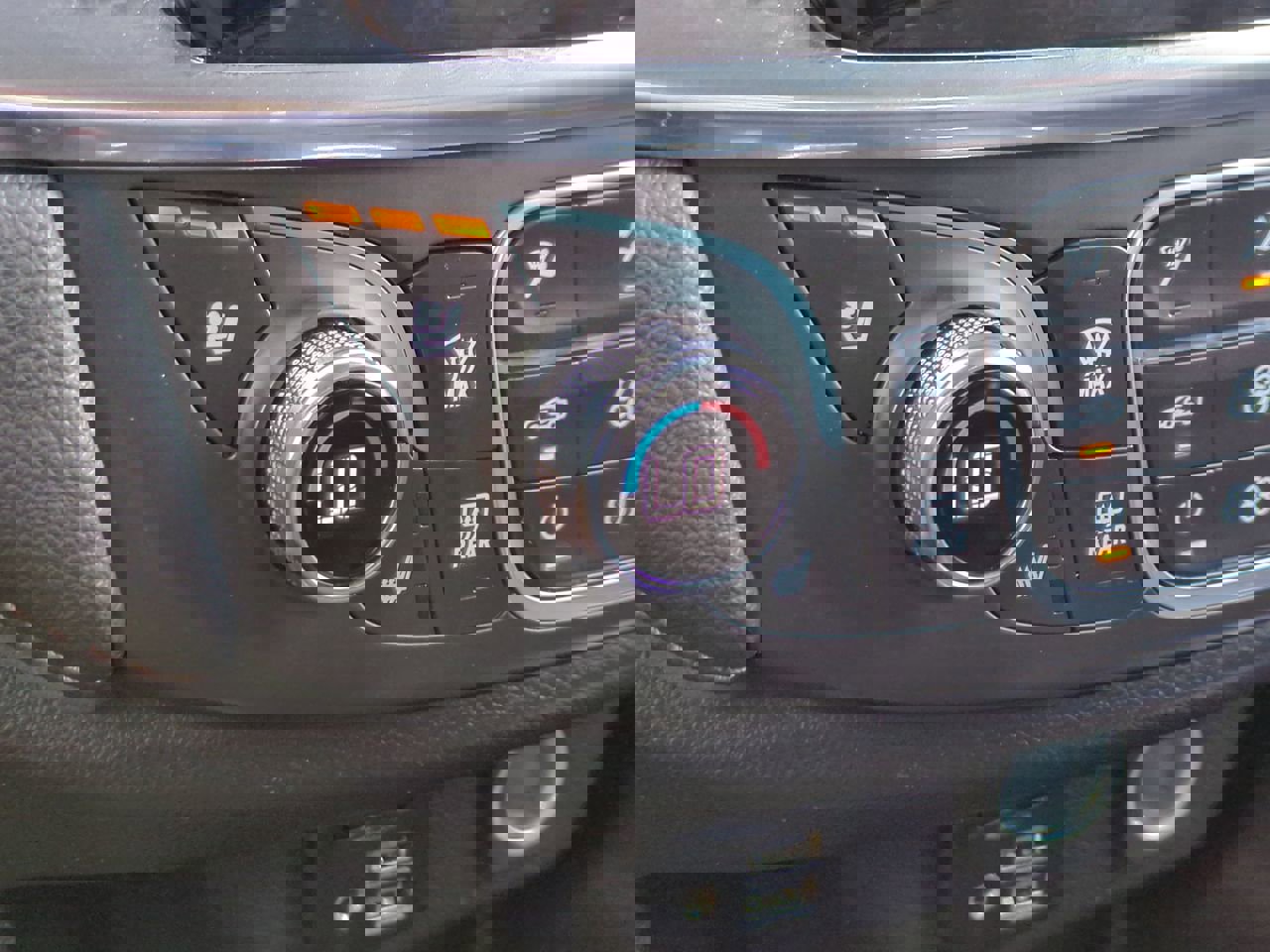 Certified 2023 Chevrolet Traverse High Country image 24