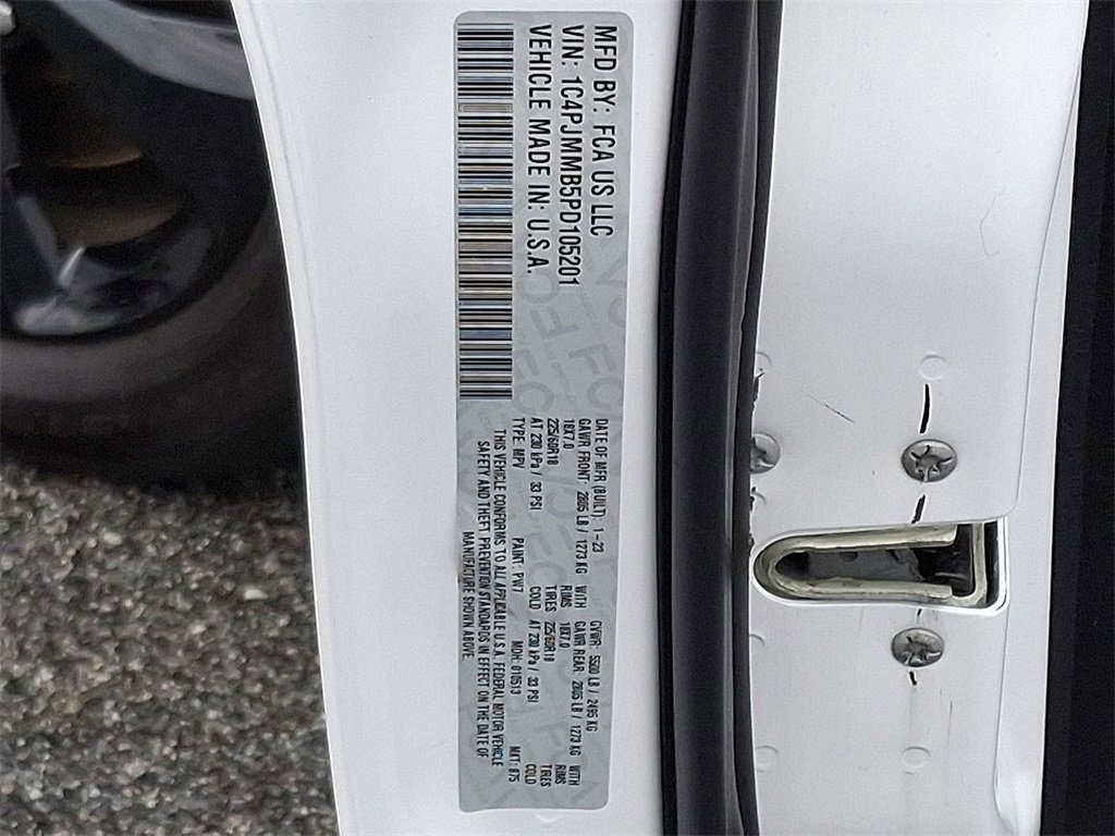 Used 2023 Jeep Cherokee Altitude Lux w/ Lux Elite Package image 29