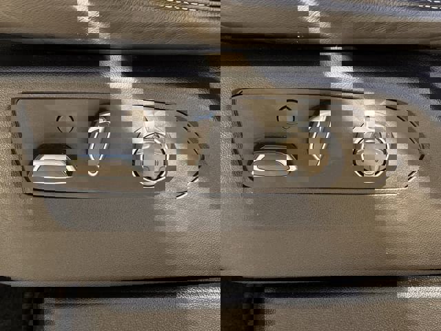 Used 2024 Cadillac Escalade ESV V image 23