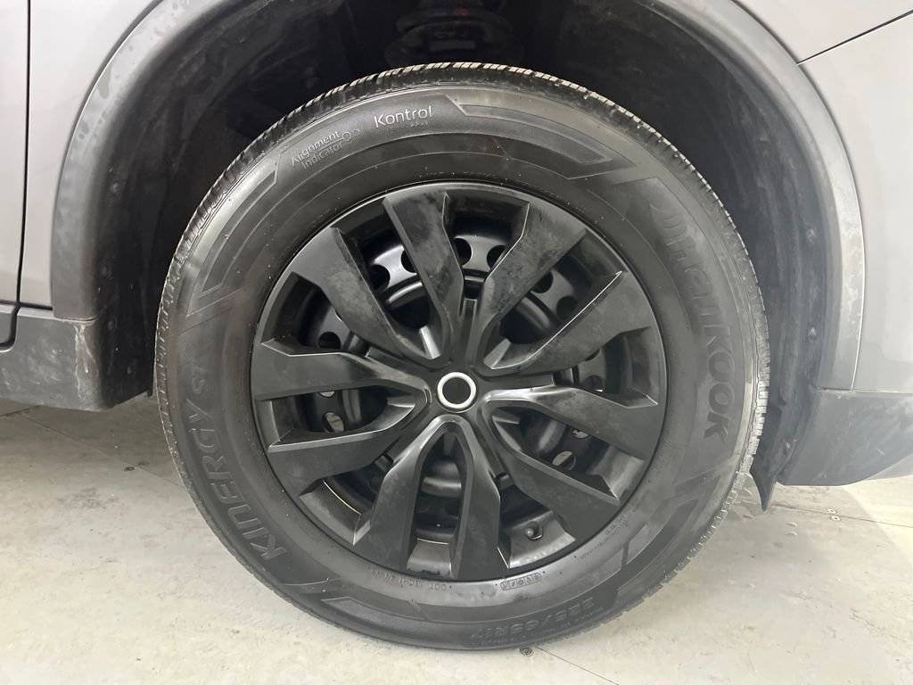 Used 2019 Nissan Rogue S image 18