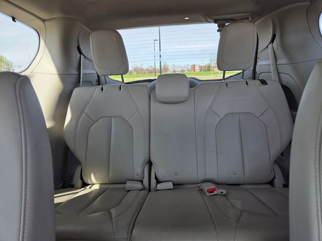 Used 2018 Chrysler Pacifica Touring-L FWD image 53