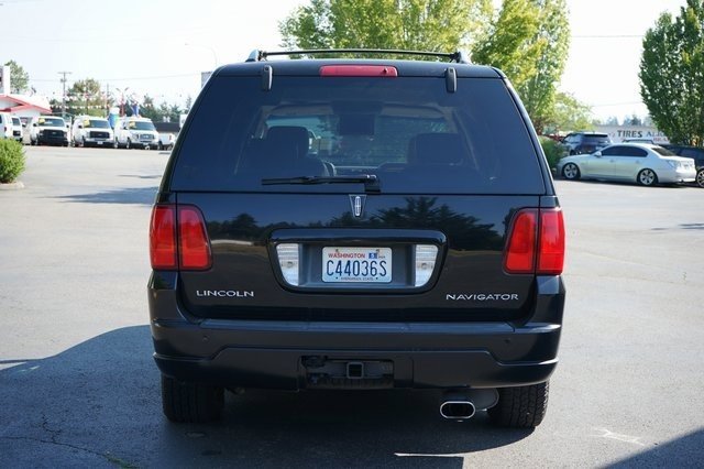 Used 2004 Lincoln Navigator Luxury image 4