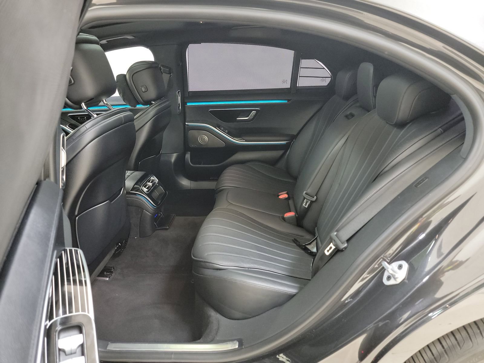 Used 2023 Mercedes-Benz S 580e 4MATIC Sedan w/ AMG Line image 9