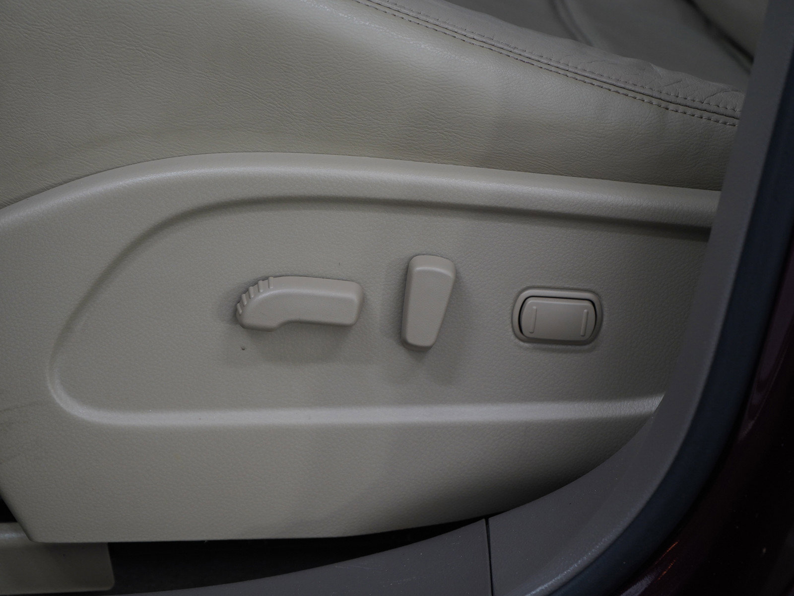 Used 2014 Nissan Murano LE w/ Platinum Edition Package AWD/4WD image 23
