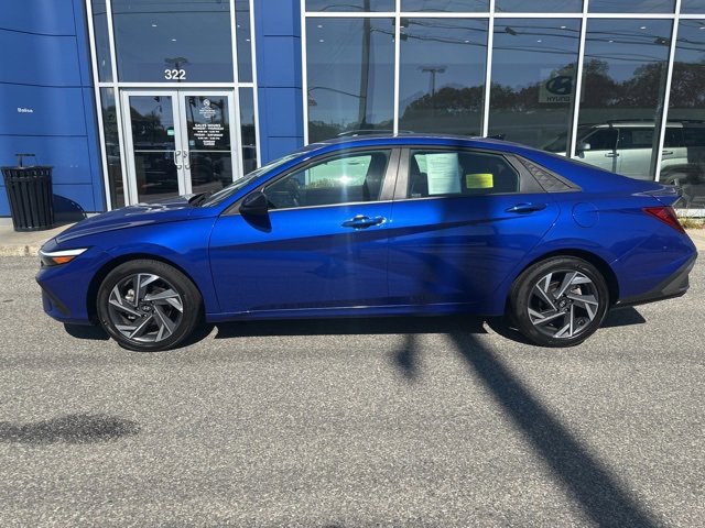 Certified 2025 Hyundai Elantra Sport image 9