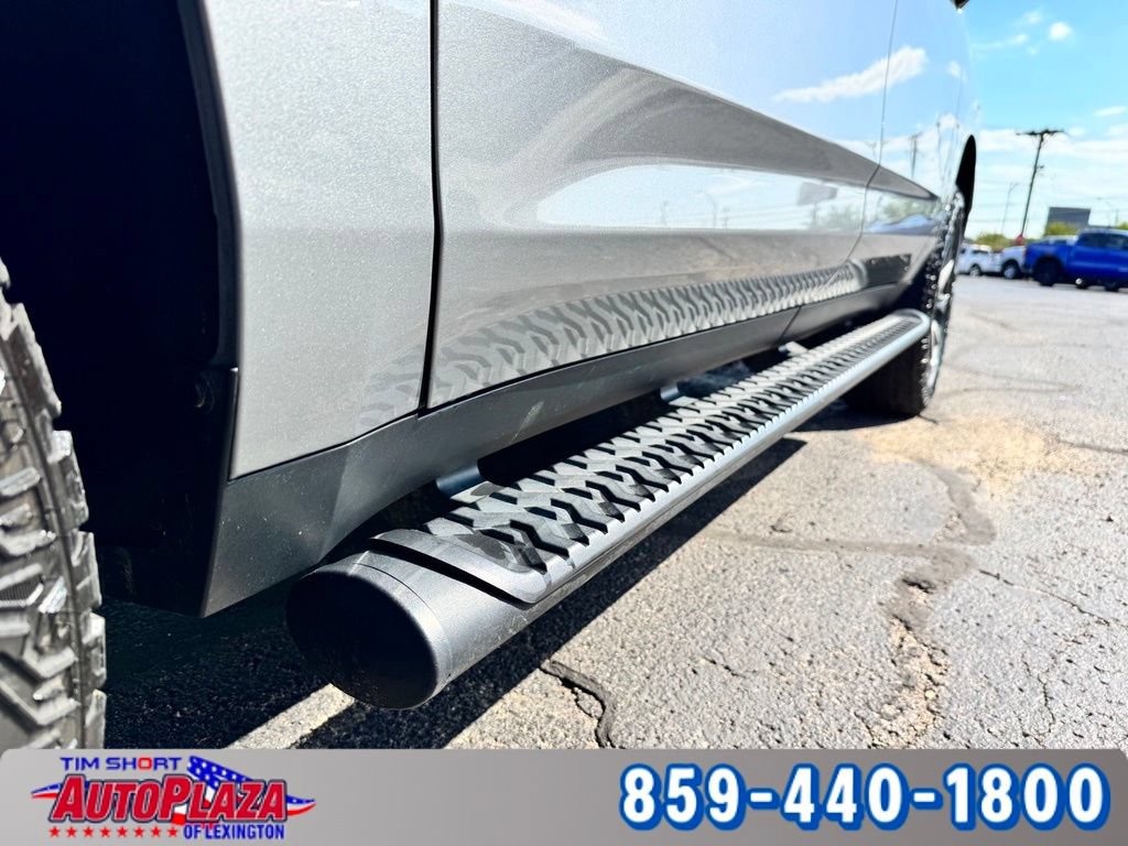 Used 2023 Chevrolet Suburban Z71 w/ Z71 Off-Road Package AWD/4WD image 18