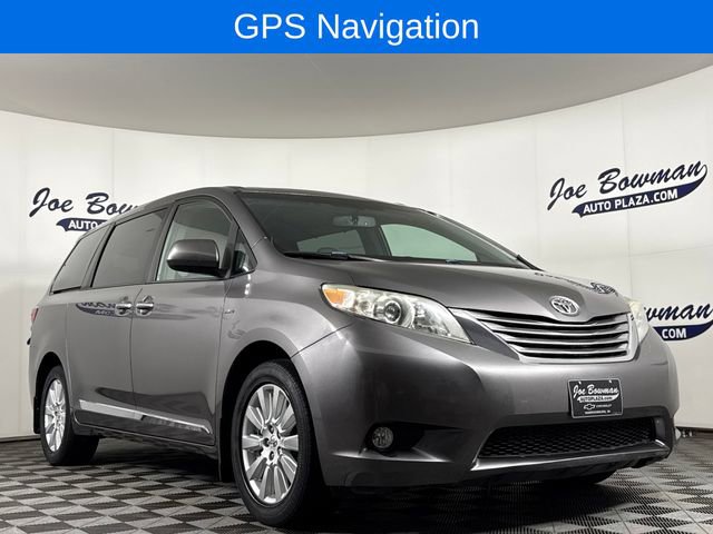 Used 2017 Toyota Sienna XLE AWD/4WD image 3