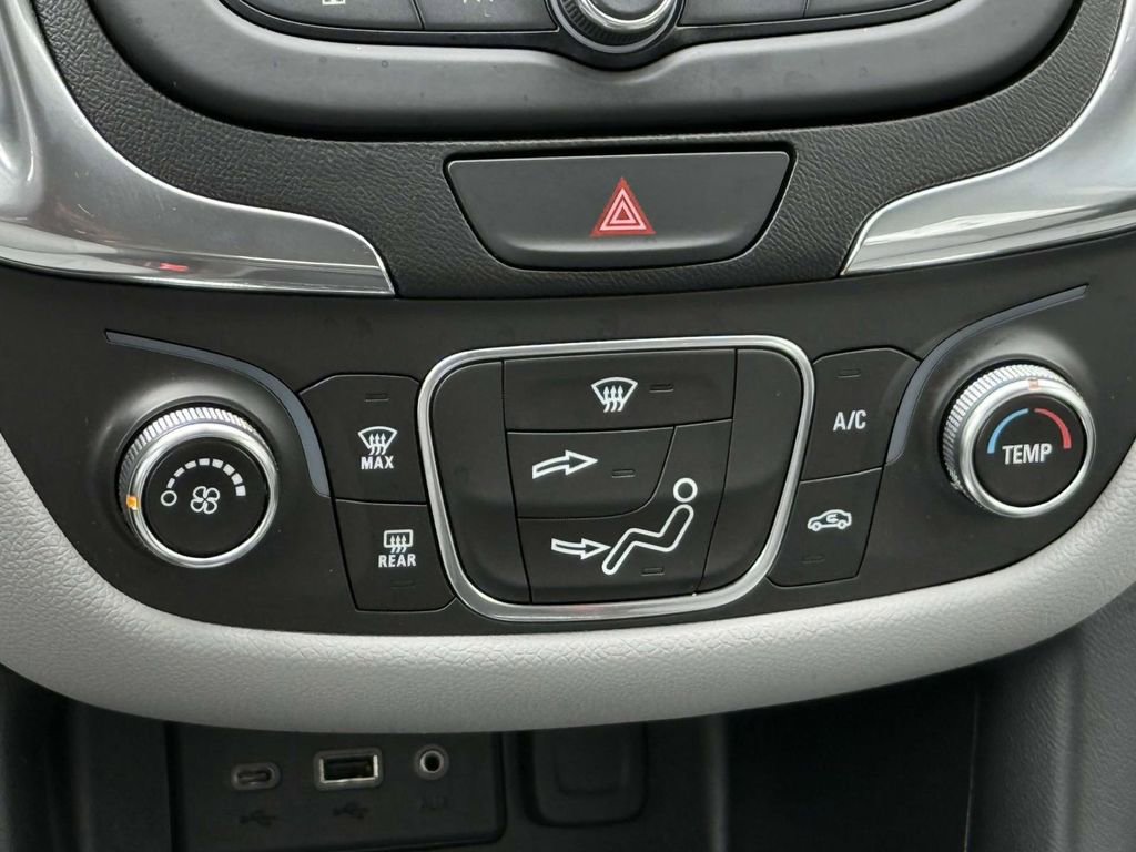 Used 2019 Chevrolet Equinox LS image 16