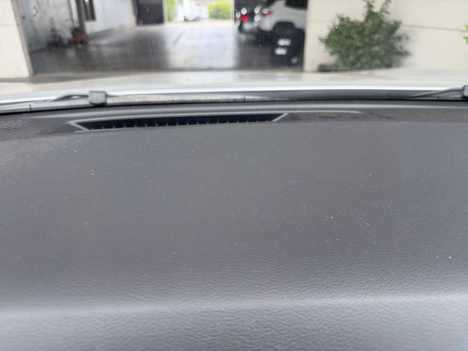 Used 2025 Nissan Rogue SV FWD image 17