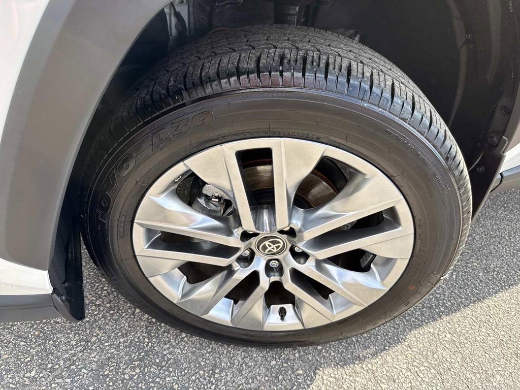 Used 2025 Toyota RAV4 XLE Premium image 10