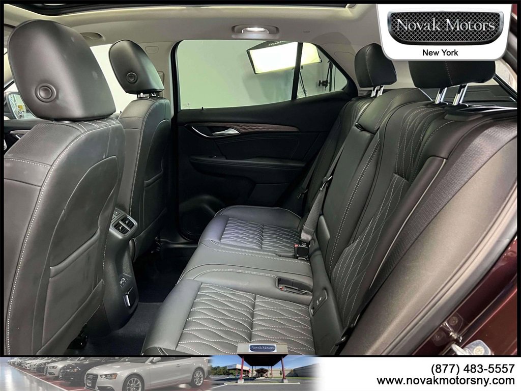 Used 2022 Buick Envision Avenir w/ Technology Package II image 12