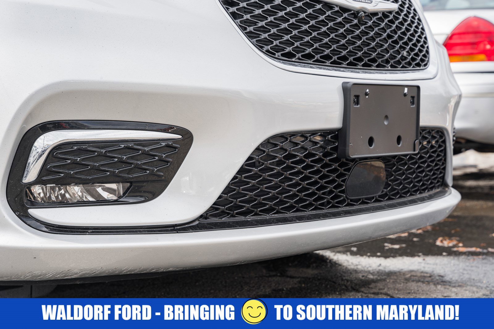 Used 2024 Chrysler Pacifica Touring-L image 12