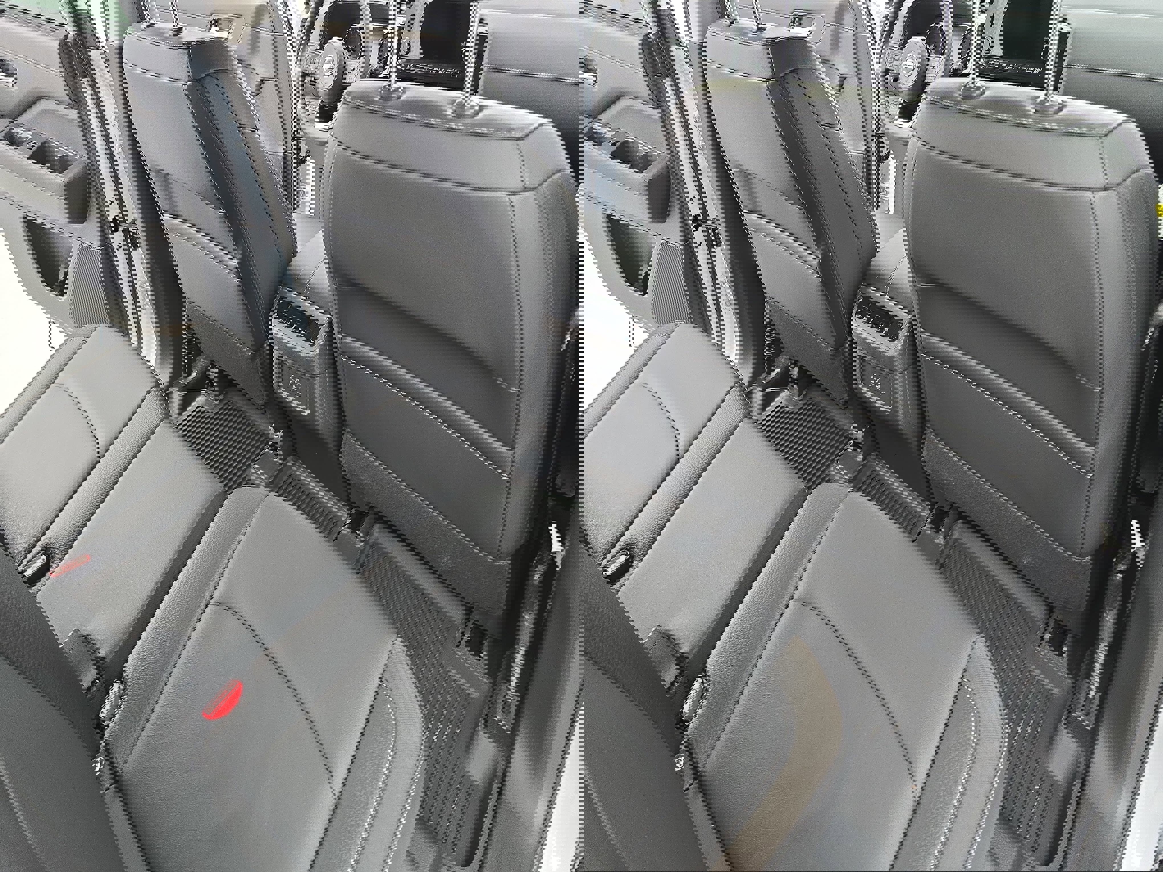 New 2025 Nissan Pathfinder SL image 11