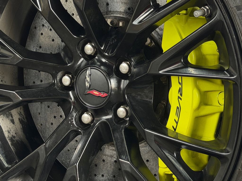 Used 2016 Chevrolet Corvette Z06 w/ 3LZ Preferred Equipment Group image 15