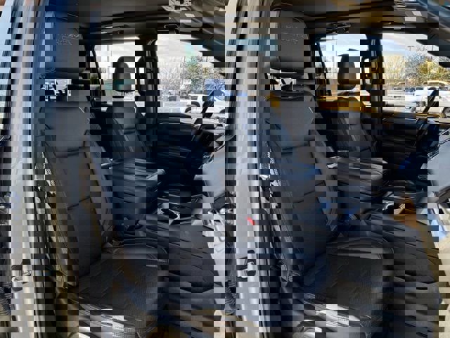 Used 2024 Chevrolet Suburban High Country w/ Premium Package image 36